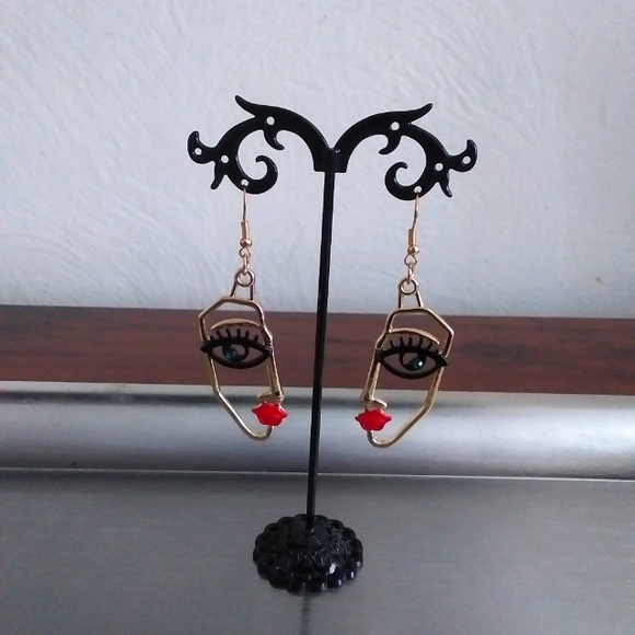 Kissing Hearts - Picture 1 of 2